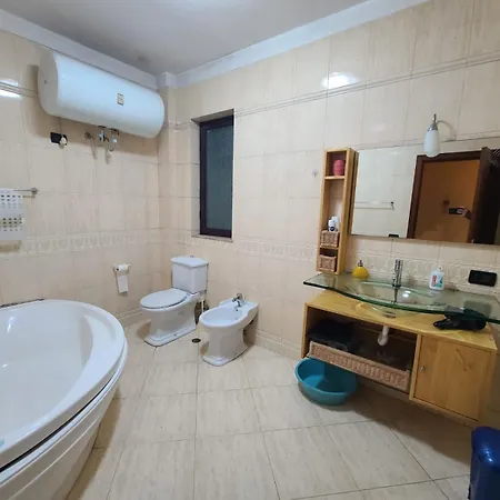 Villa Centre *